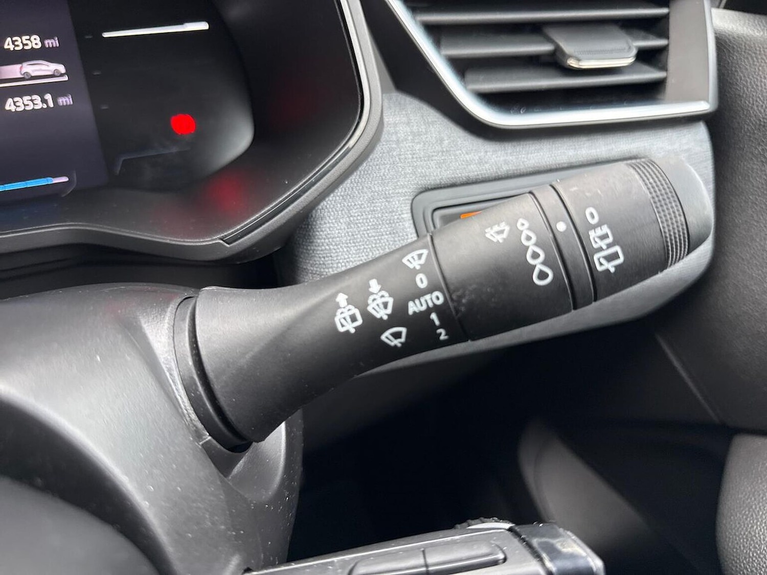 Used Renault Clio 2025 for sale - 77024215: Photo 29