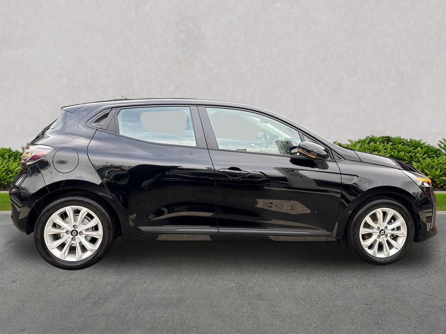 Used Renault Clio 2025 for sale - 77024215: Photo 5