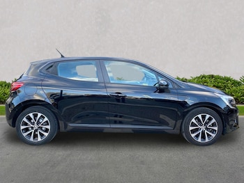 Used Renault Clio 2022 for sale - 76600097: Photo