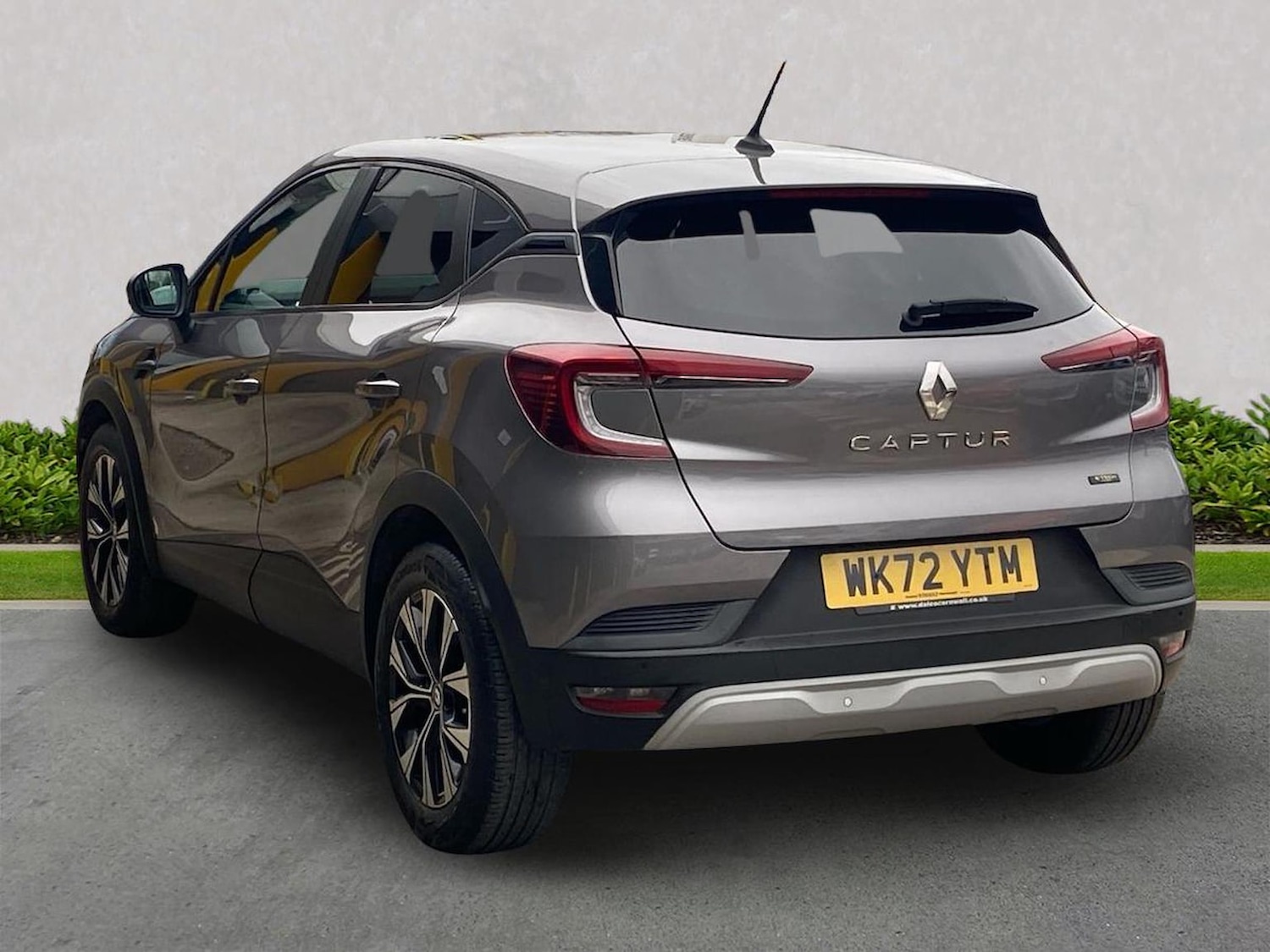 Used Renault Captur 2023 for sale - 78106310: Photo 2