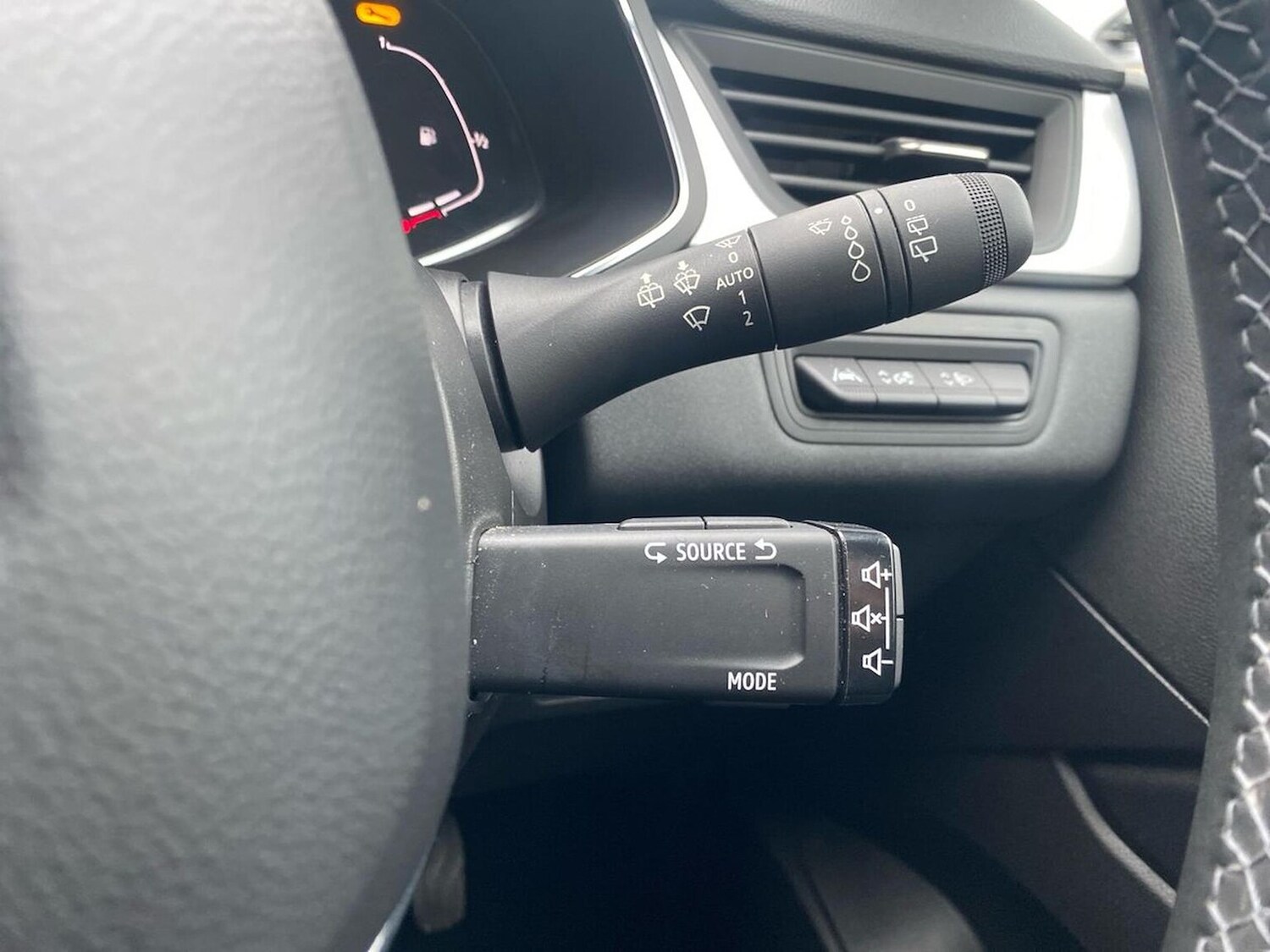 Used Renault Captur 2023 for sale - 78106310: Photo 30