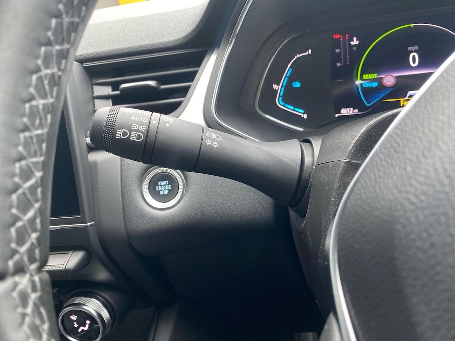 Used Renault Captur 2023 for sale - 78106310: Photo 31