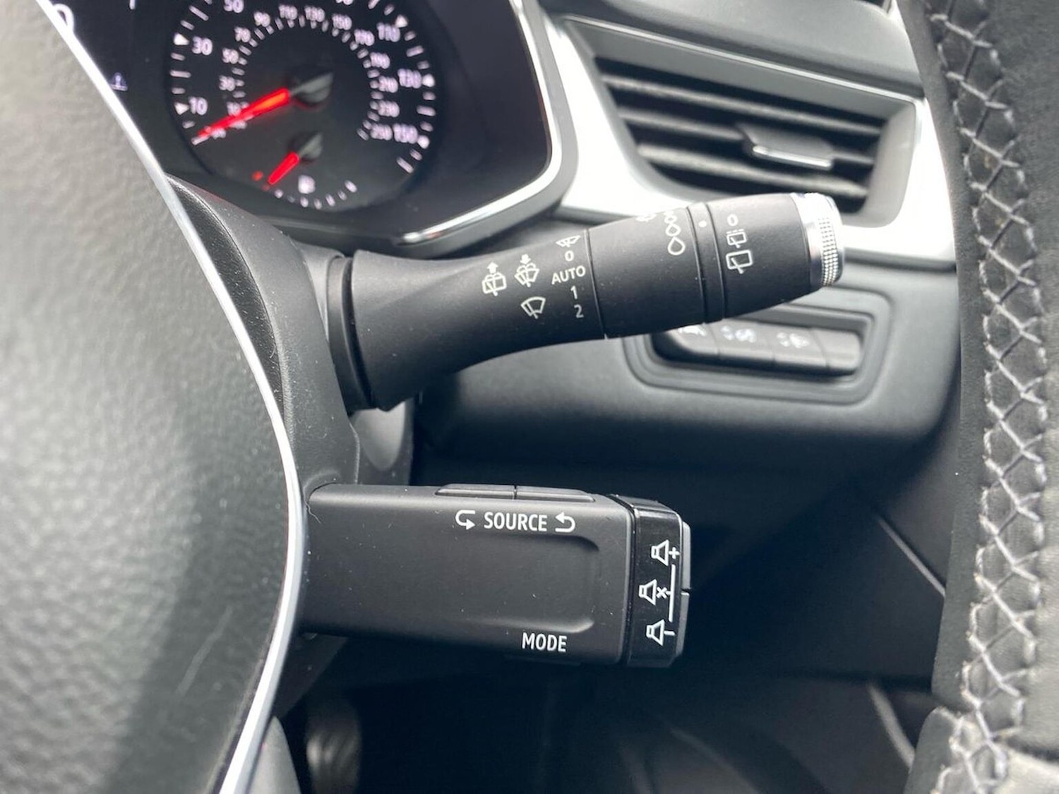 Used Renault Captur 2020 for sale - 76478175: Photo 28