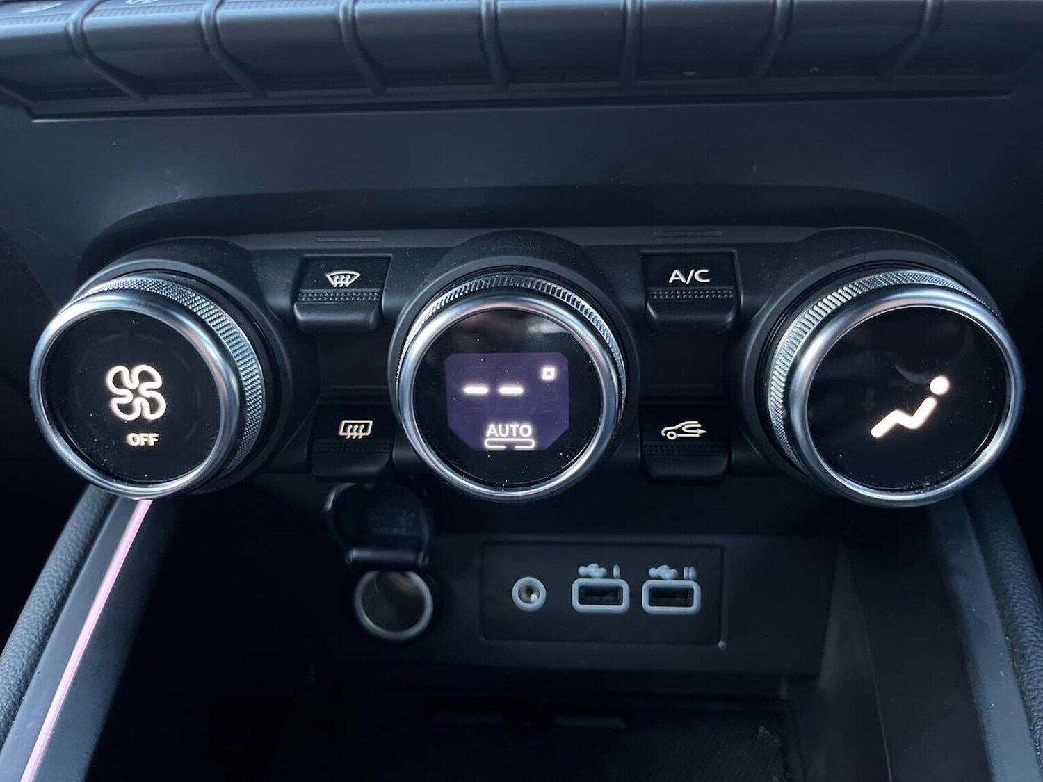 Used Renault Clio 2025 for sale - 77488343: Photo 12