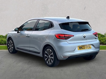Used Renault Clio 2023 for sale - 76605575: Photo