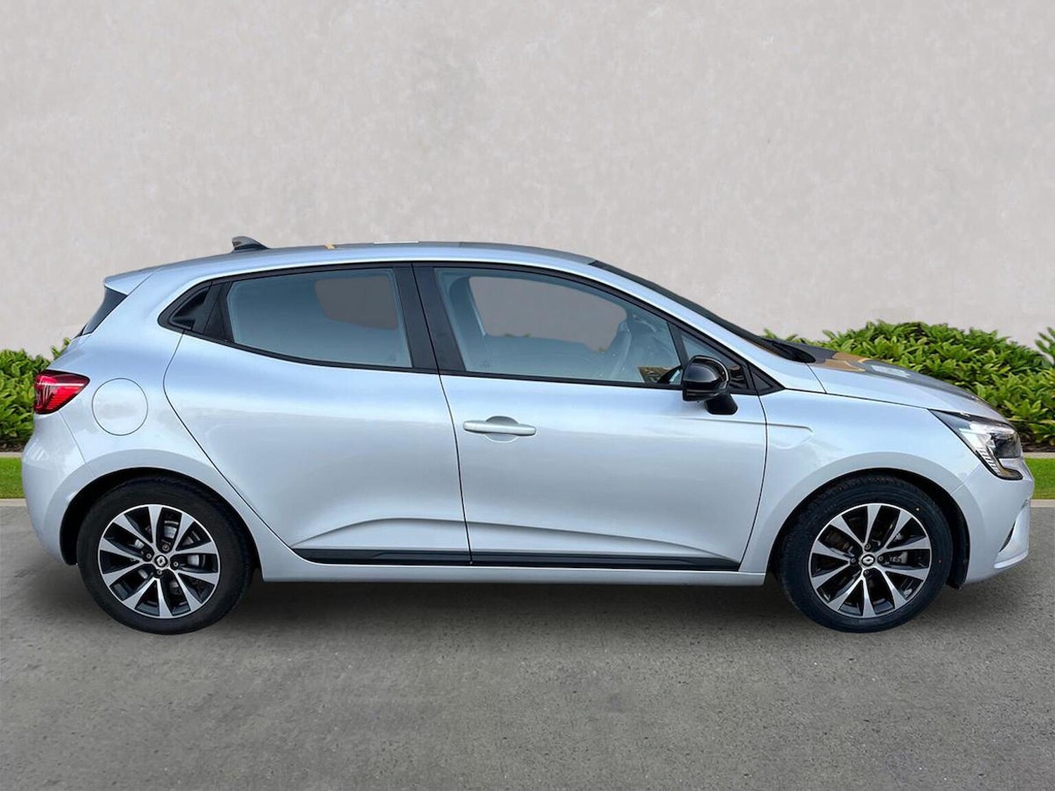 Used Renault Clio 2023 for sale - 76605575: Photo 3