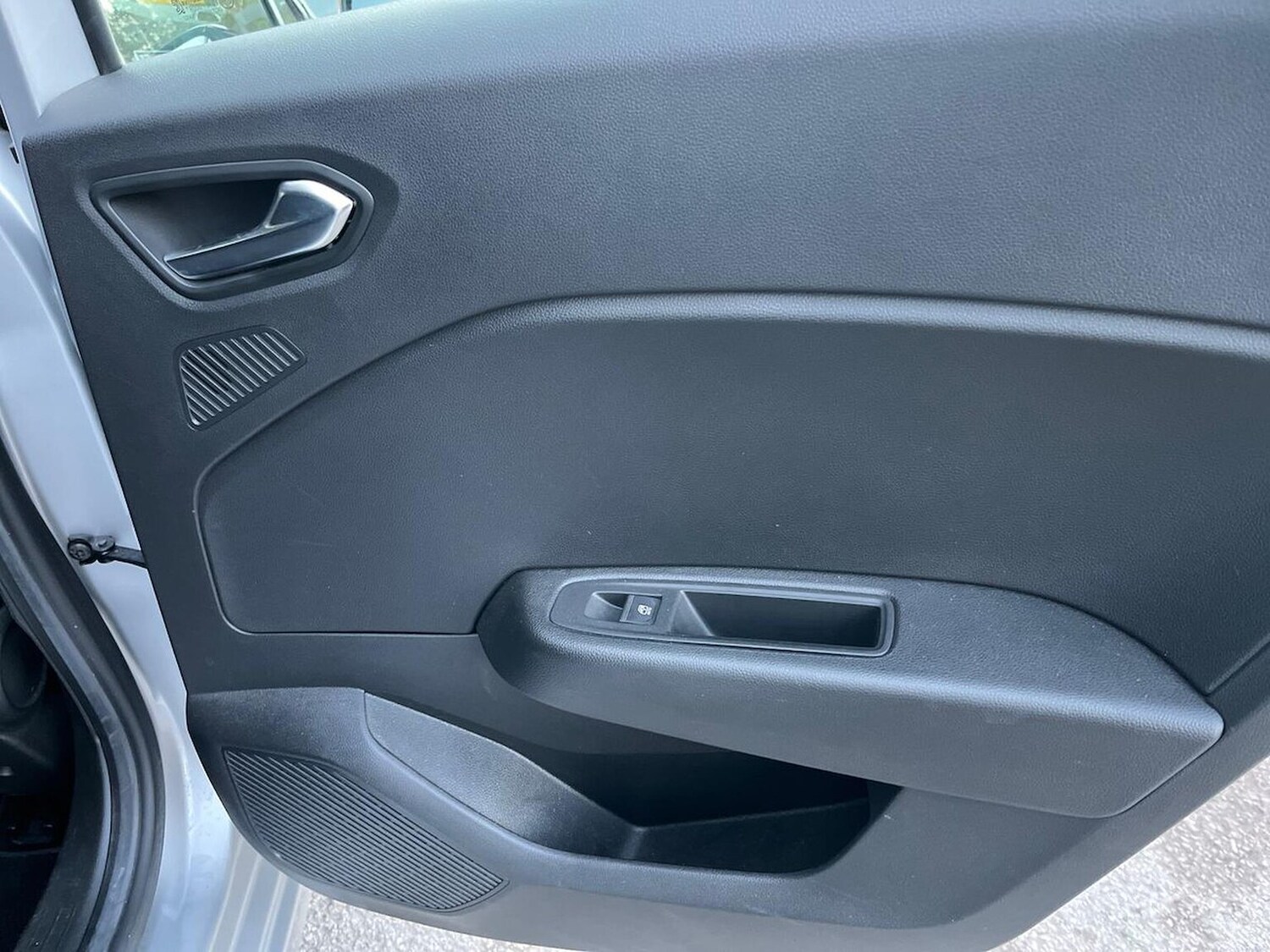 Used Renault Clio 2023 for sale - 76605575: Photo 40