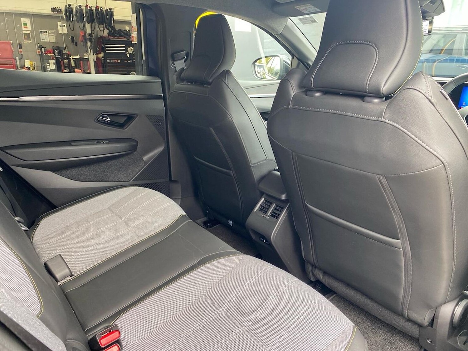 Used Renault Megane E Tech 2024 for sale - 76554236: Photo 46