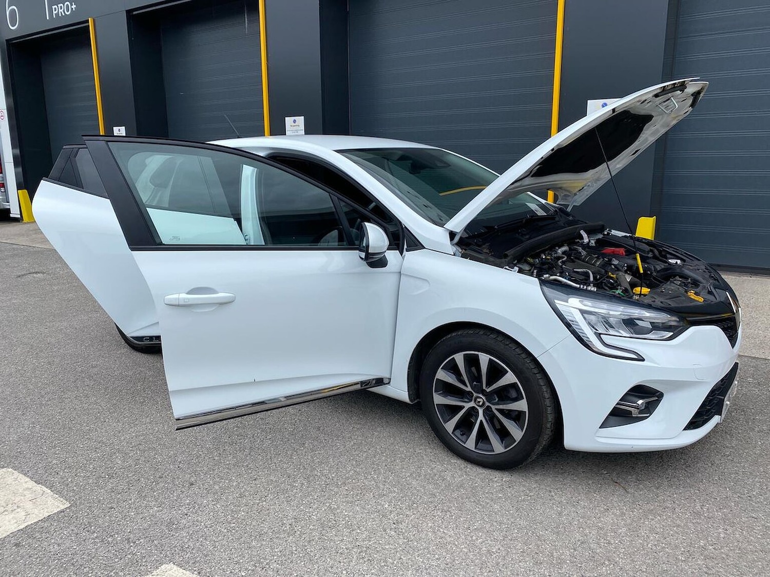 Used Renault Clio 2021 for sale - 76316691: Photo 36