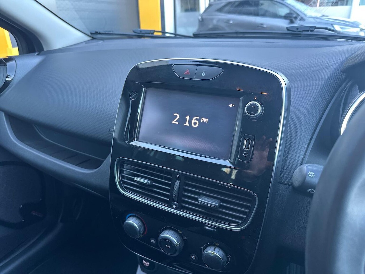 Used Renault Clio 2019 for sale - 77096975: Photo 11