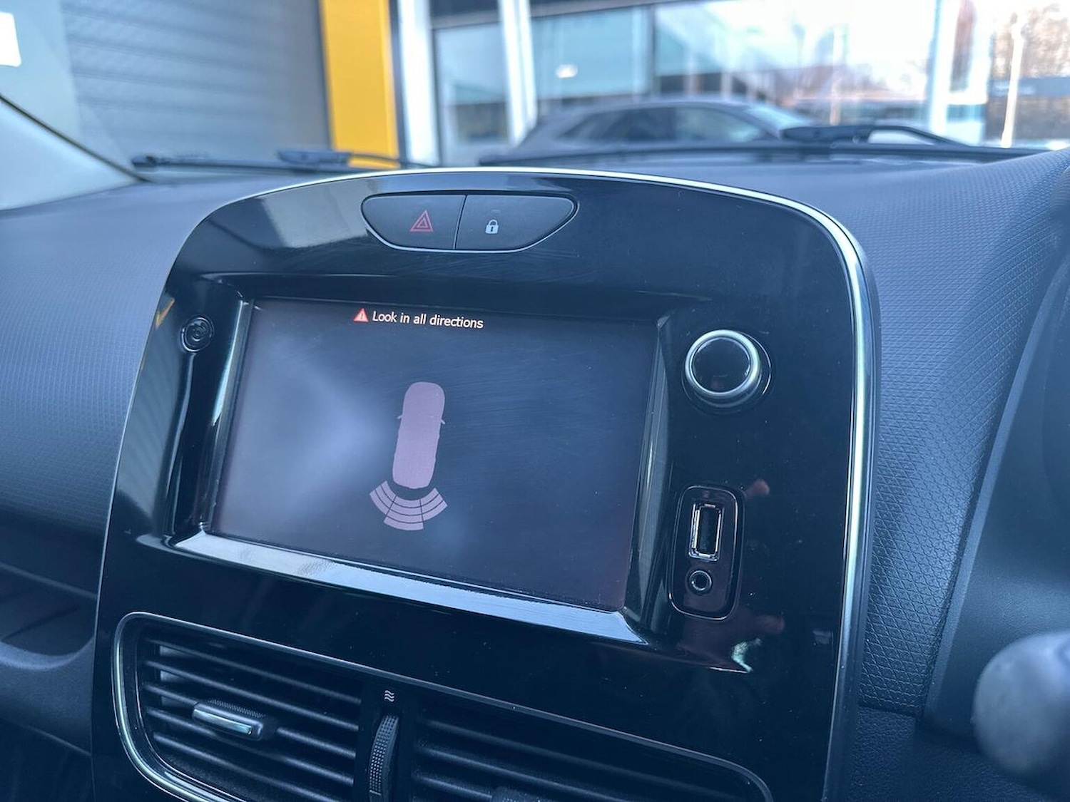 Used Renault Clio 2019 for sale - 77096975: Photo 23