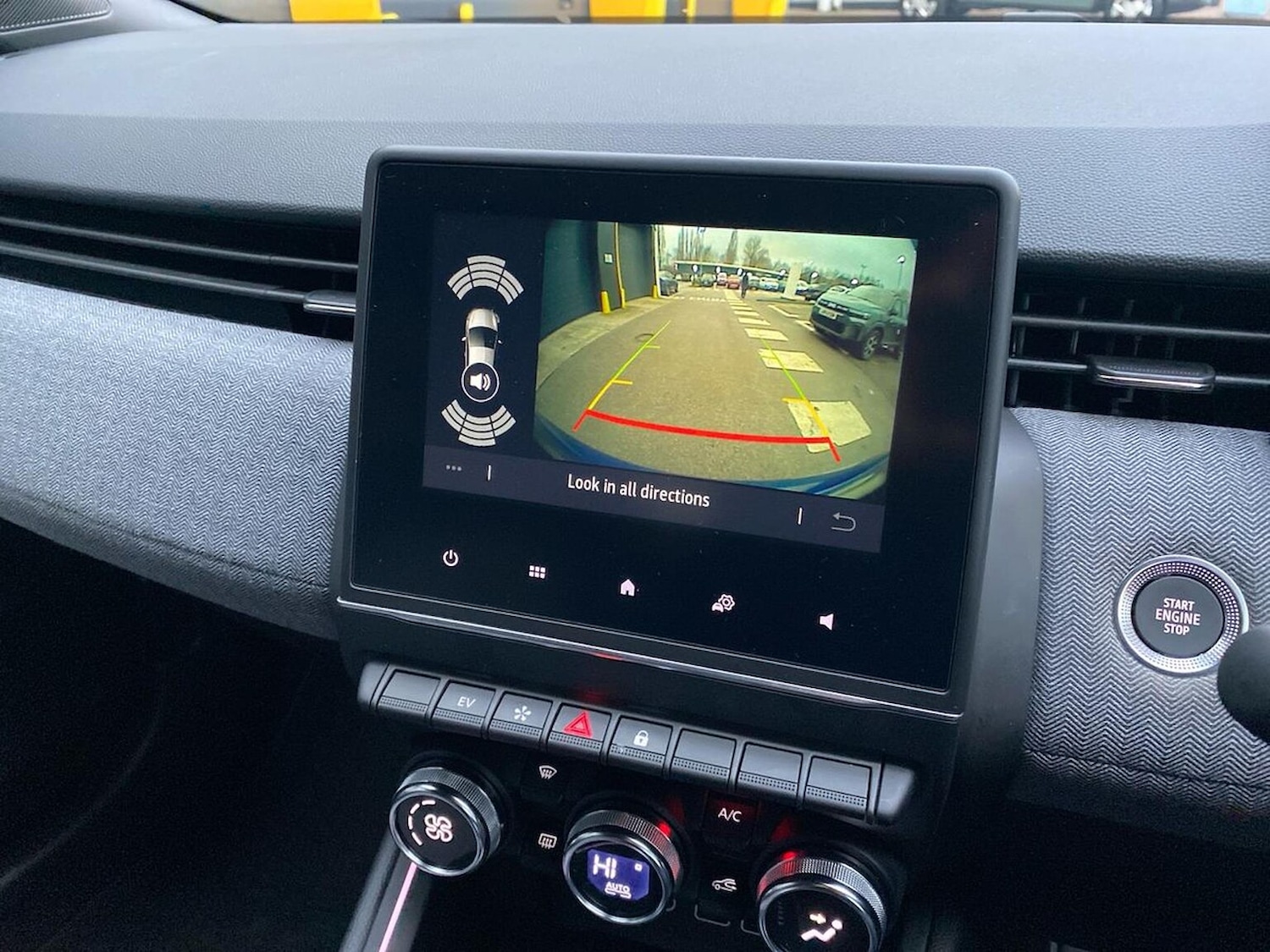 Used Renault Clio 2024 for sale - 77033498: Photo 25