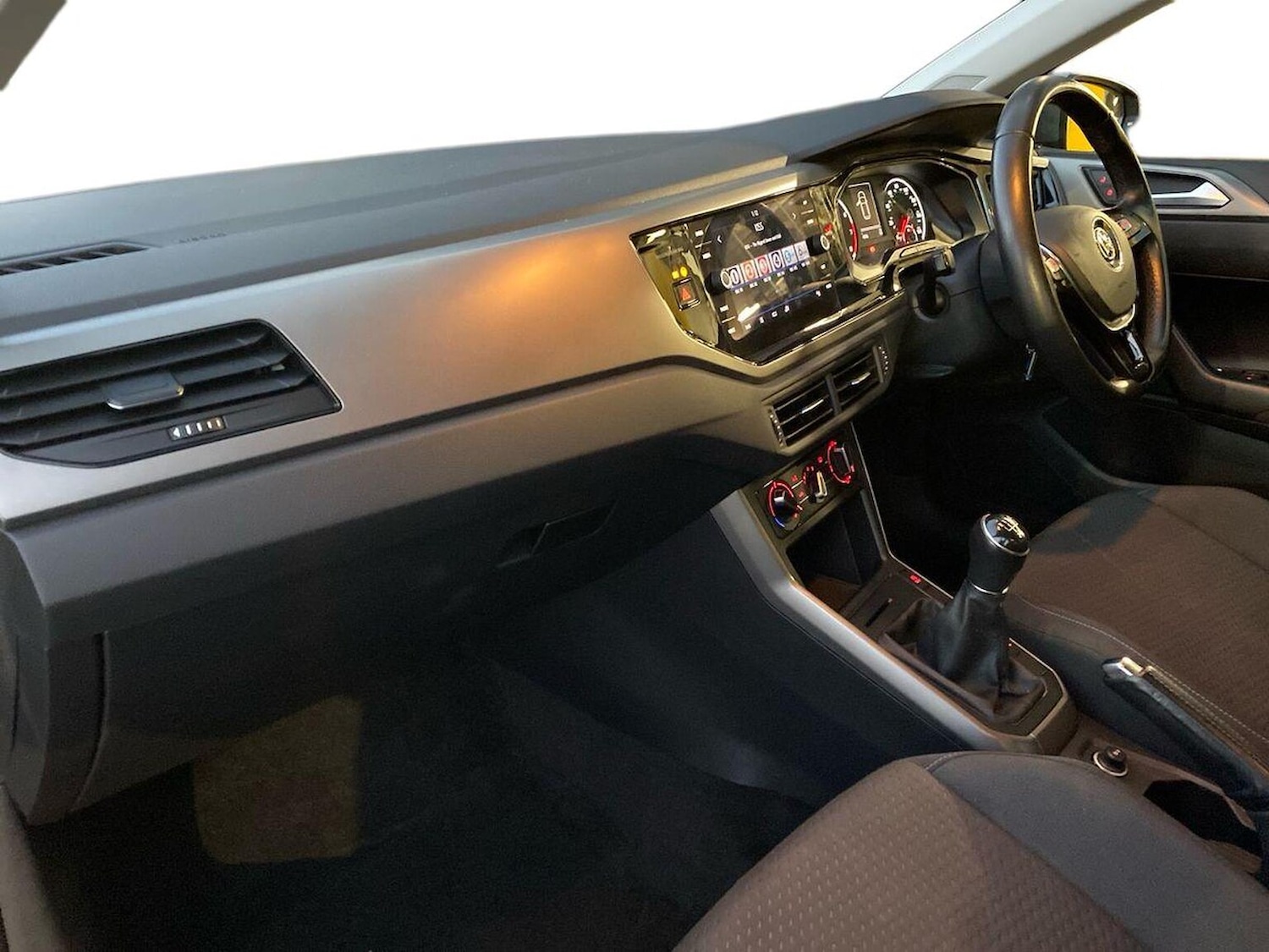 Used Volkswagen Polo 2019 for sale - 76643649: Photo 7