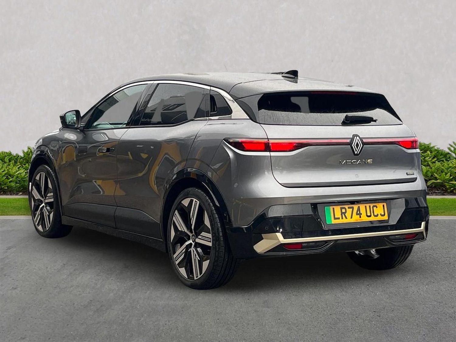 Used Renault Megane E Tech 2024 for sale - 77616774: Photo 2