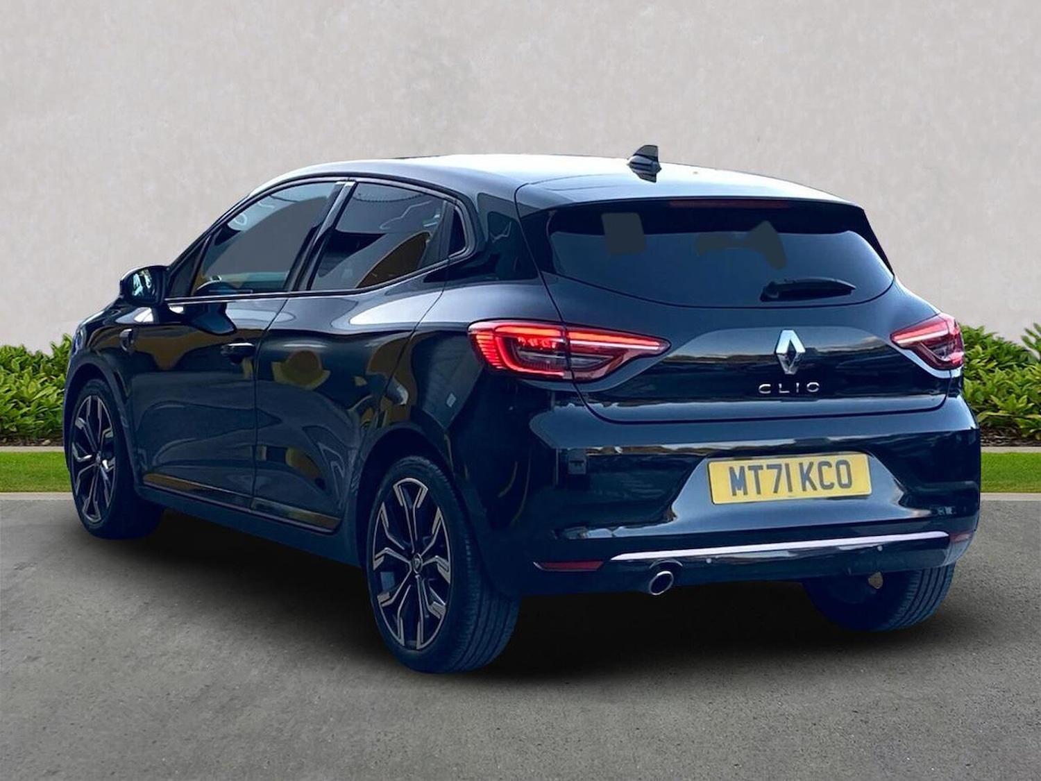 Used Renault Clio 2021 for sale - 76030460: Photo 2