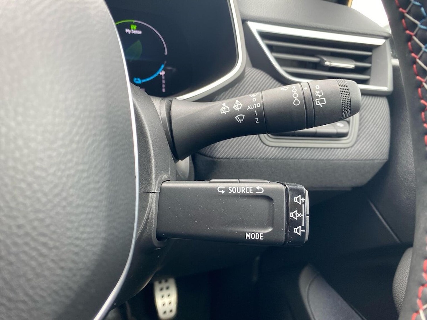 Used Renault Clio 2024 for sale - 78211174: Photo 30