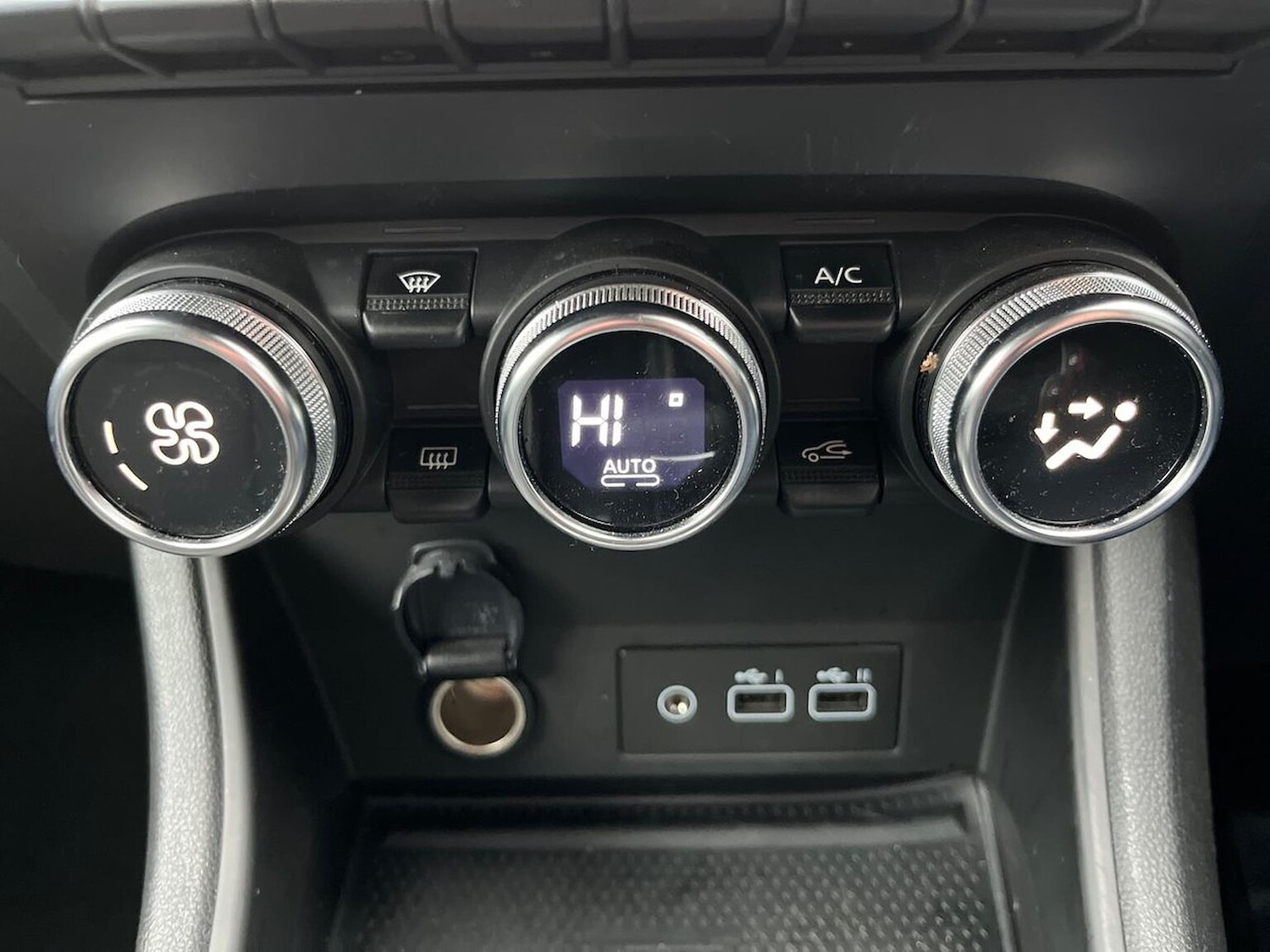 Used Renault Captur 2023 for sale - 76763410: Photo 12