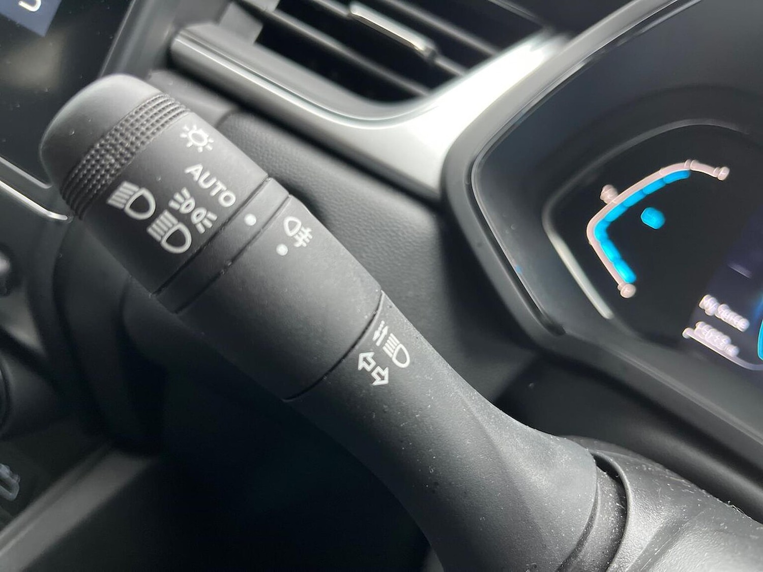 Used Renault Captur 2023 for sale - 76763410: Photo 29