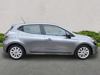 Used Renault Clio 2025 for sale - 78614665: Photo