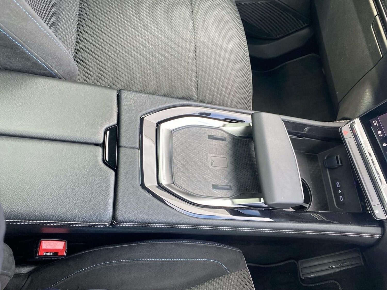 Used Renault Austral 2024 for sale - 78211131: Photo 15