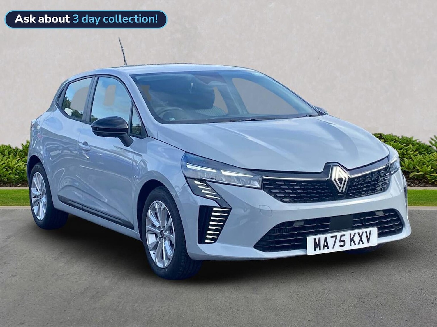 Used Renault Clio 2025 for sale - 76681747: Photo 1