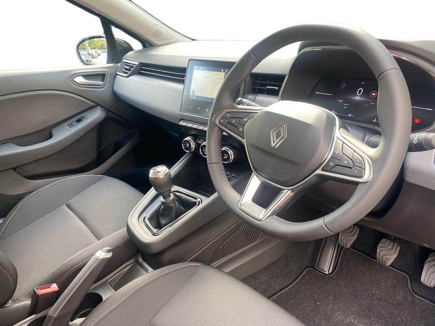 Used Renault Clio 2025 for sale - 76681747: Photo 15