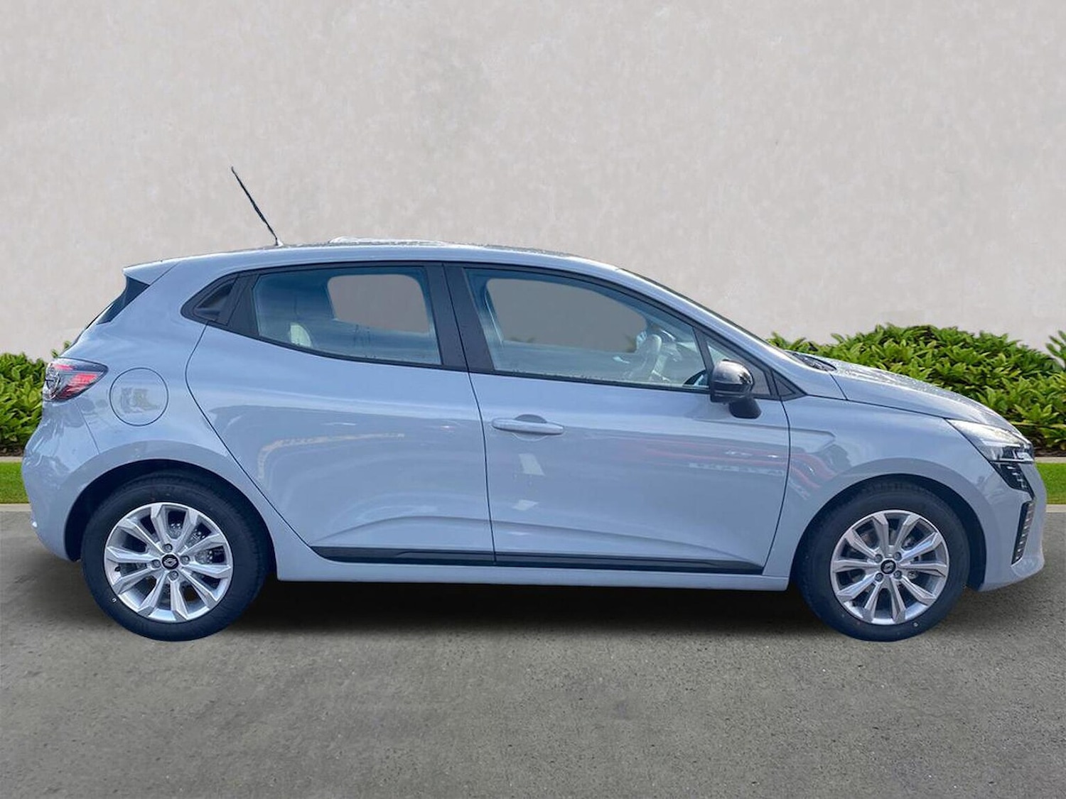 Used Renault Clio 2025 for sale - 76681747: Photo 3