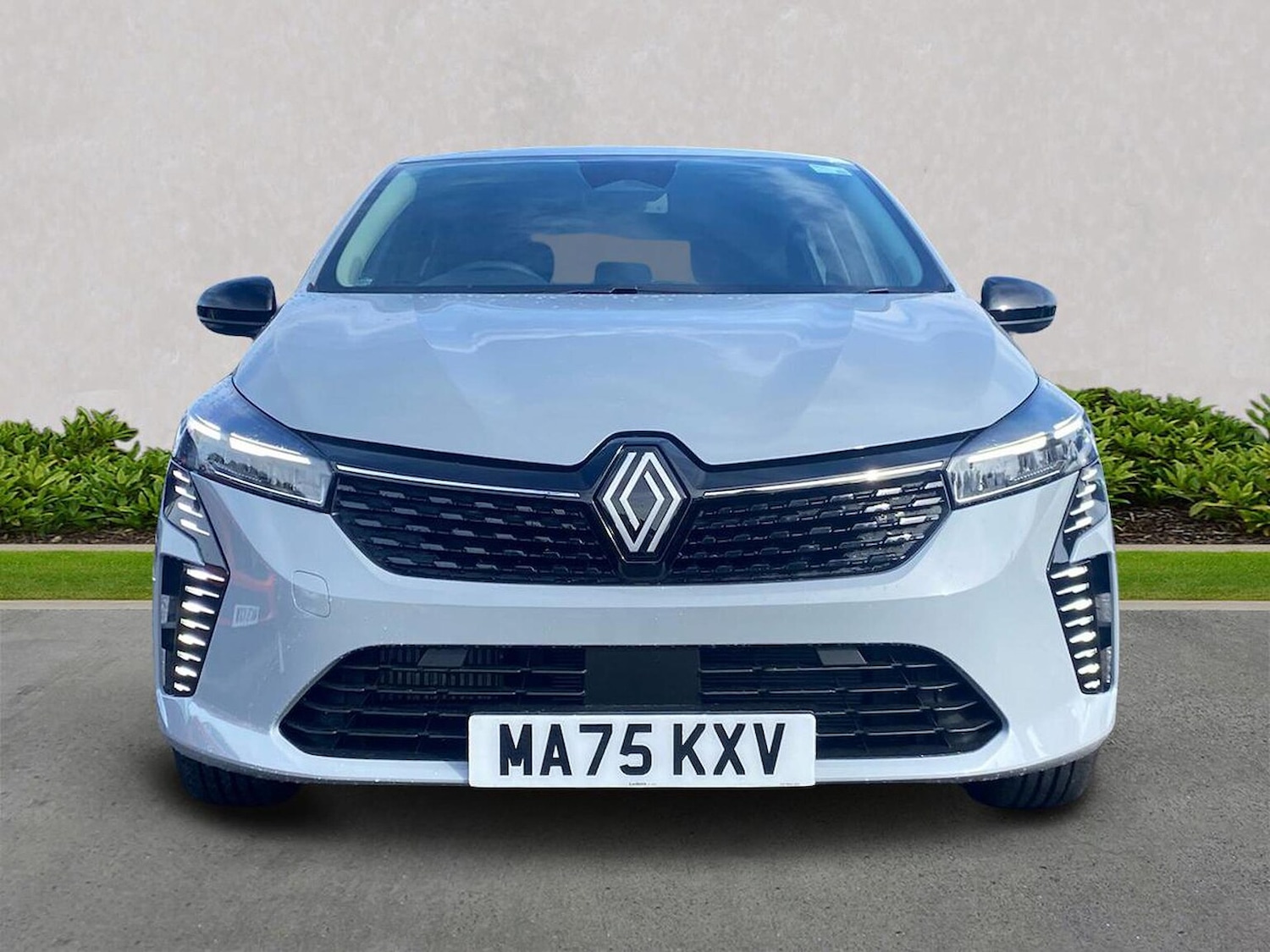 Used Renault Clio 2025 for sale - 76681747: Photo 5
