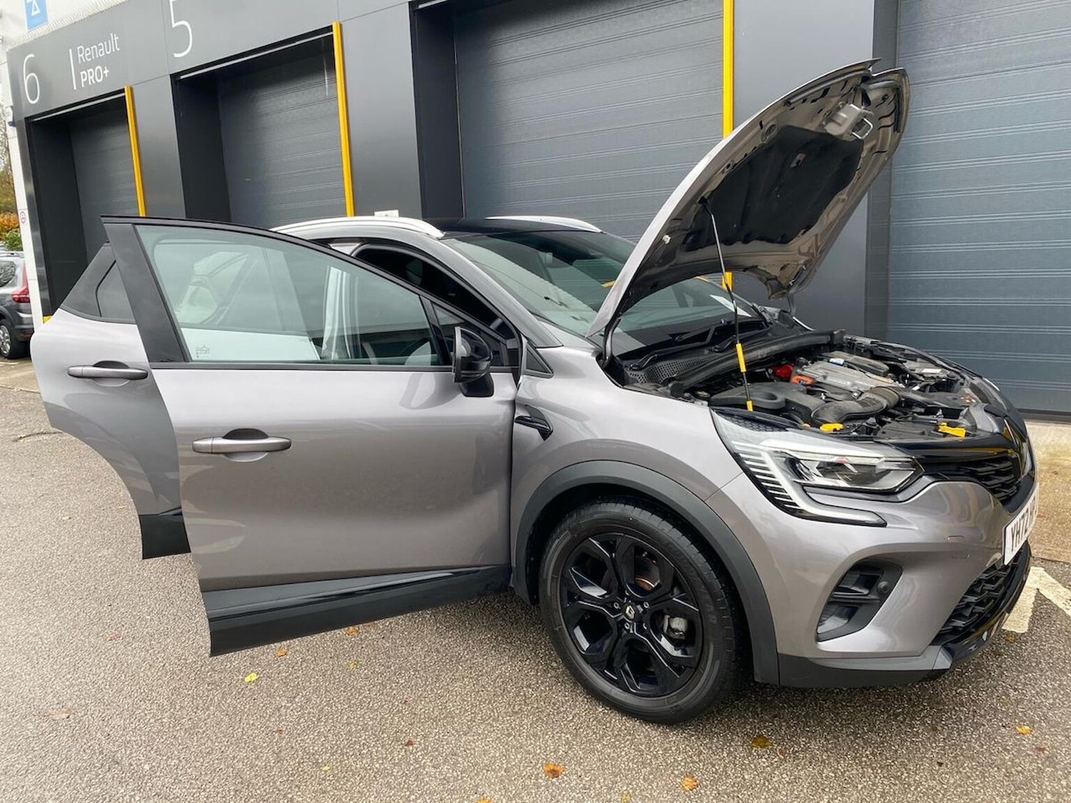 Used Renault Captur 2022 for sale - 76464657: Photo 40