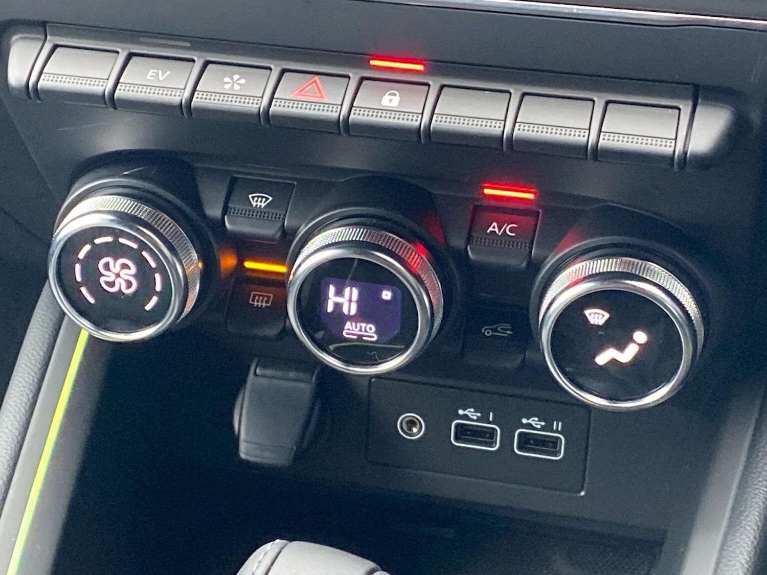 Used Renault Clio 2024 for sale - 76969957: Photo 12