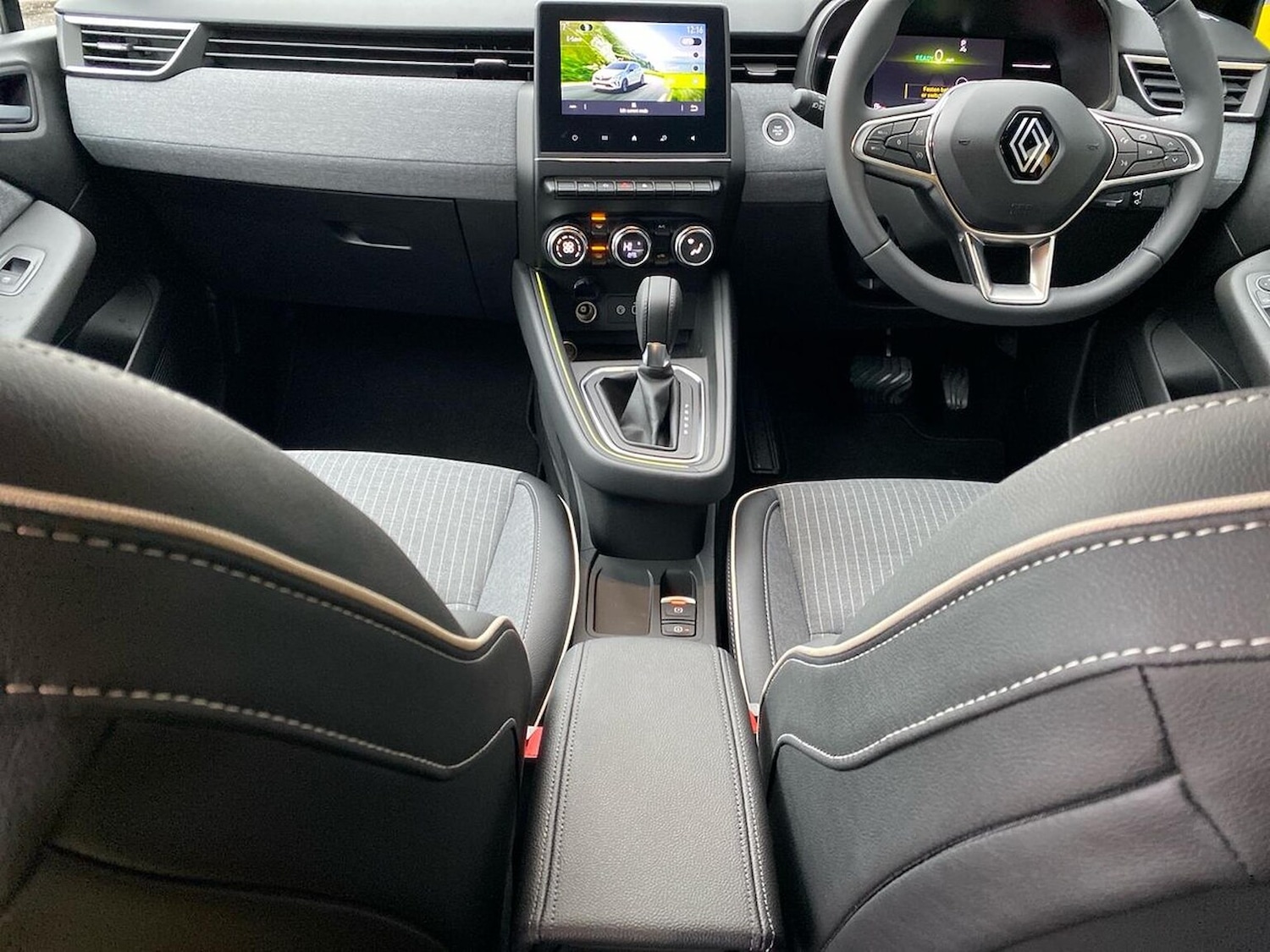 Used Renault Clio 2024 for sale - 76969957: Photo 13