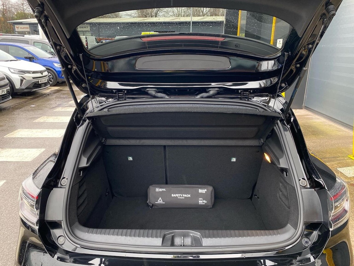 Used Renault Clio 2024 for sale - 76969957: Photo 17