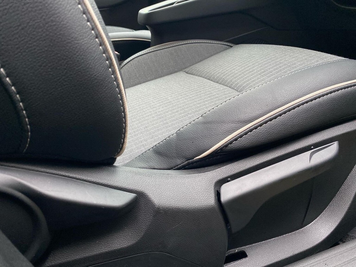 Used Renault Clio 2024 for sale - 76969957: Photo 30