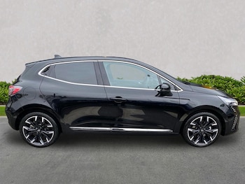 Used Renault Clio 2024 for sale - 76969957: Photo