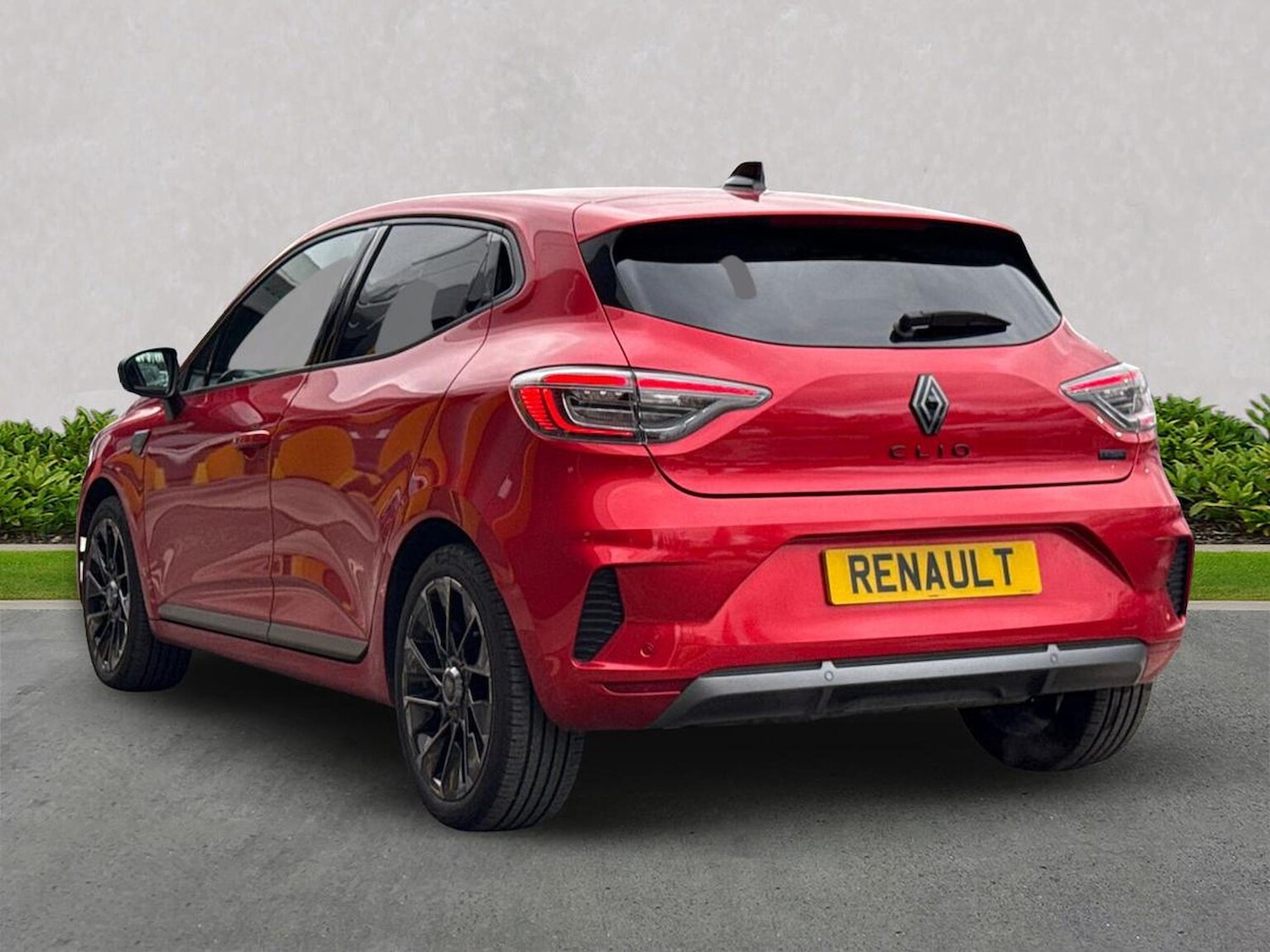 Used Renault Clio 2024 for sale - 78194654: Photo 2