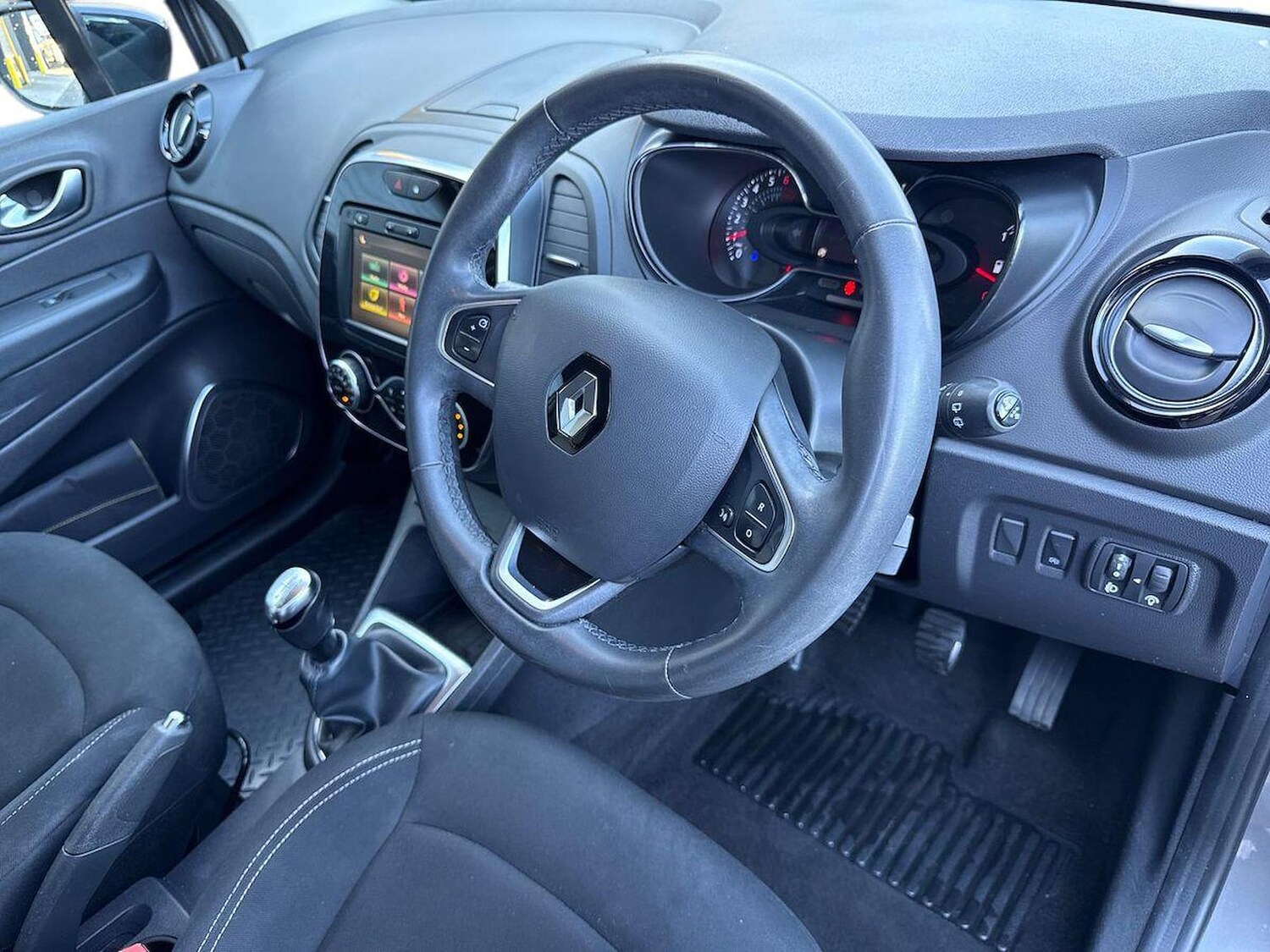 Used Renault Captur 2019 for sale - 78195465: Photo 17