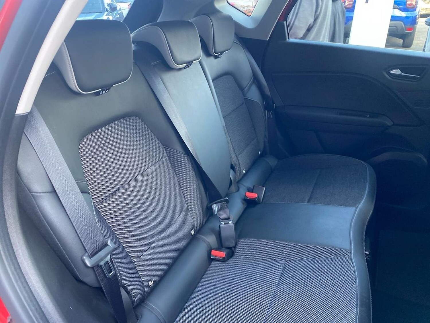 Used Renault Captur 2023 for sale - 76627968: Photo 16