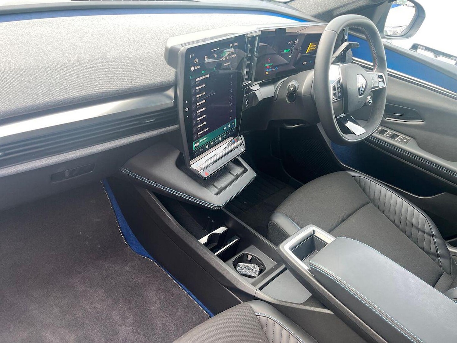 Used Renault Scenic E-Tech 2024 for sale - 77789573: Photo 7