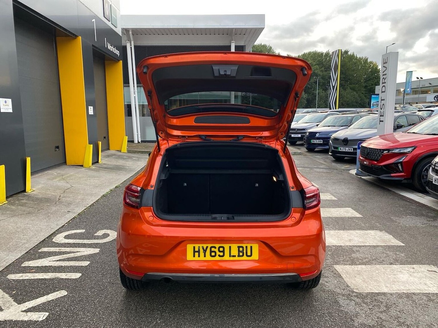 Used Renault Clio 2019 for sale - 76947021: Photo 17