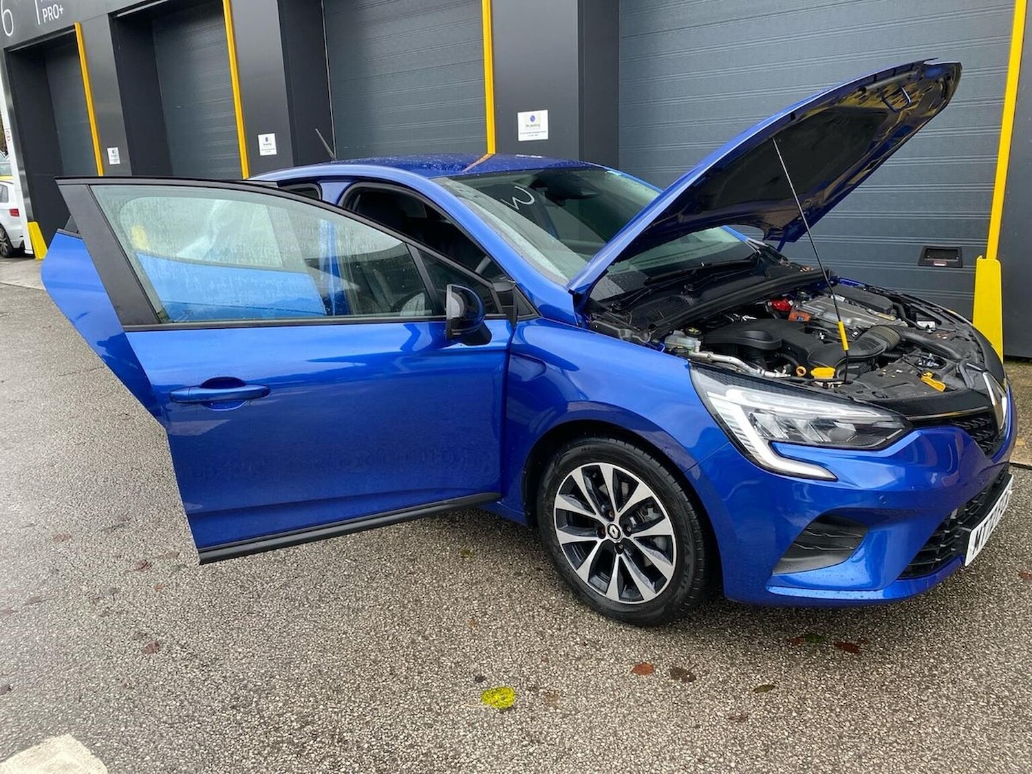 Used Renault Clio 2022 for sale - 76770003: Photo 40