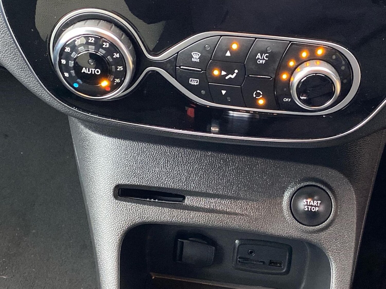 Used Renault Captur 2019 for sale - 77629318: Photo 12