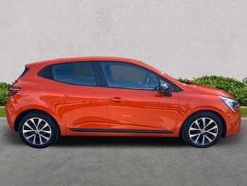Used Renault Clio 2023 for sale - 75575577: Photo