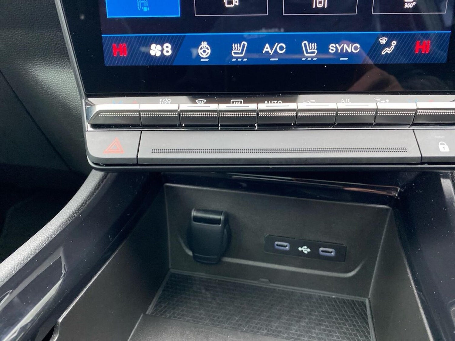 Used Renault Austral 2025 for sale - 76969936: Photo 25