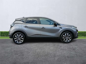 Used Renault Captur 2025 for sale - 79812540: Photo