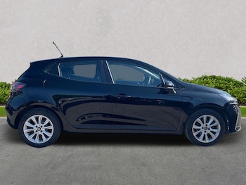 Used Renault Clio 2024 for sale - 75475961: Photo