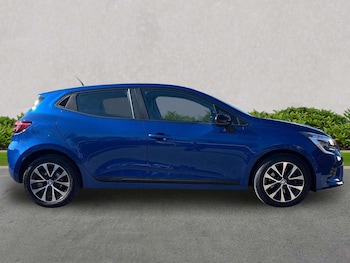 Used Renault Clio 2023 for sale - 78614605: Photo