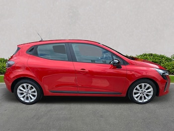 Used Renault Clio 2024 for sale - 75475627: Photo