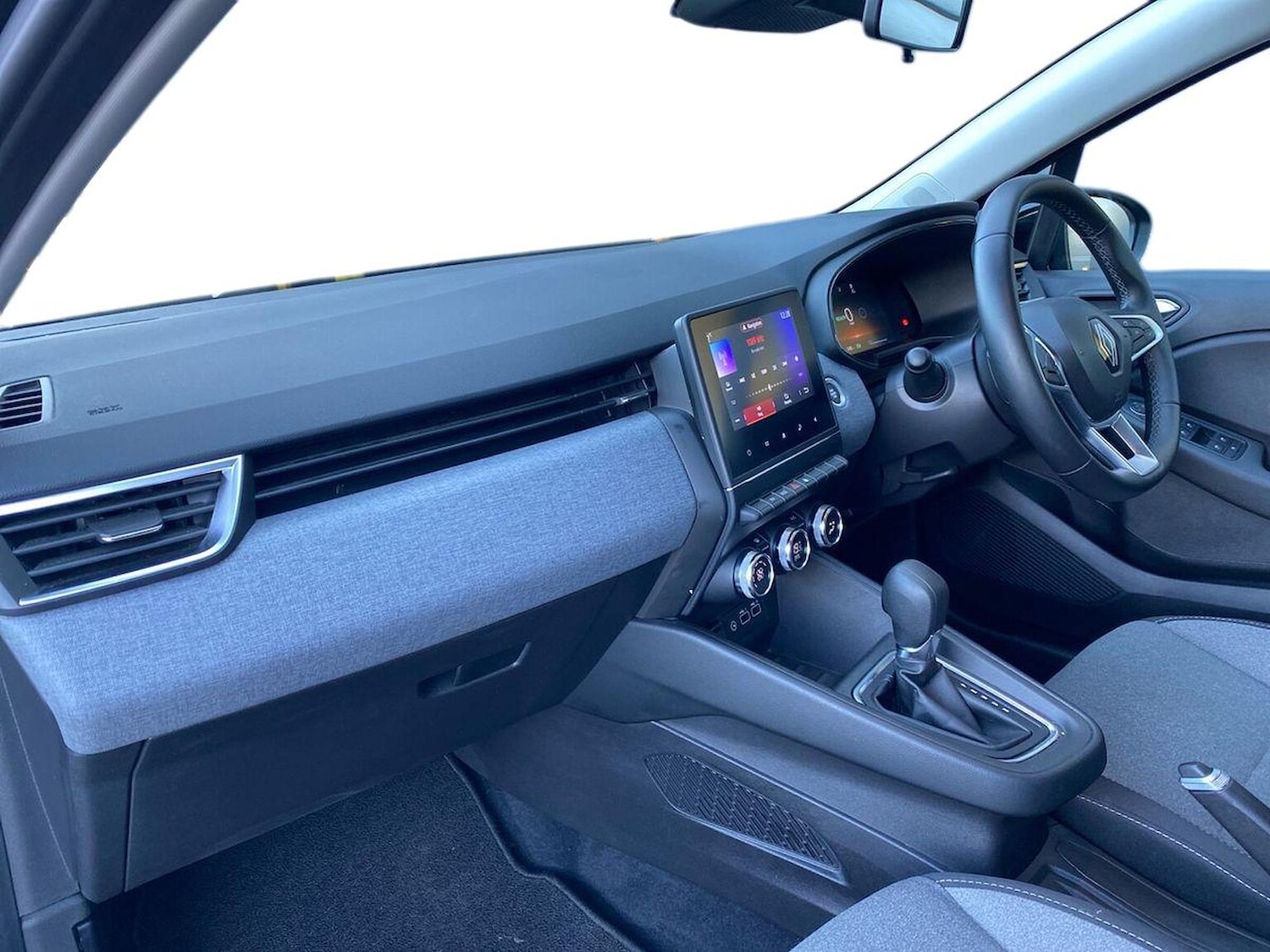 Used Renault Clio 2024 for sale - 76600096: Photo 7