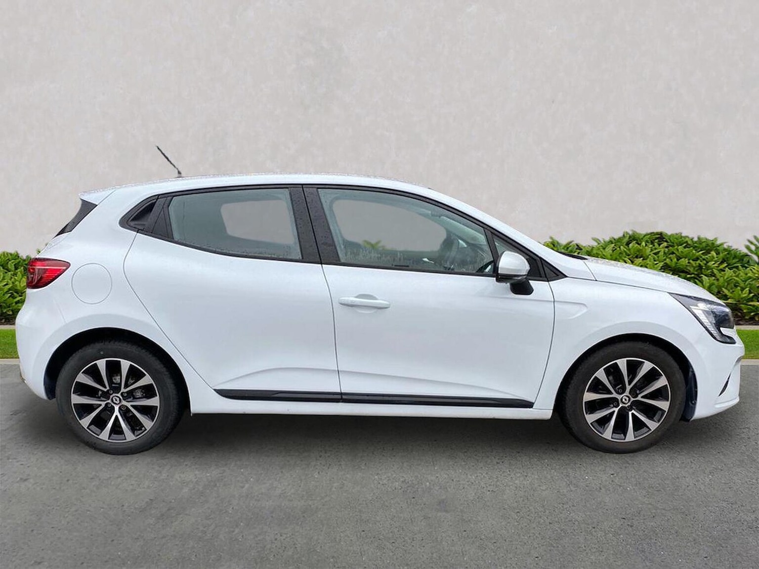 Used Renault Clio 2021 for sale - 77789576: Photo 3