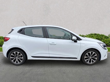 Used Renault Clio 2021 for sale - 77789576: Photo